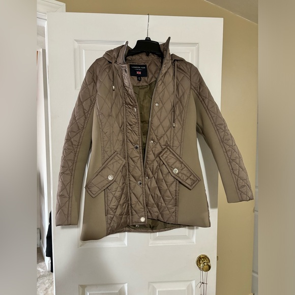 London Fog Hooded Side-Stretch Quilted Jacket NEVER WORN - Picture 3 of 12